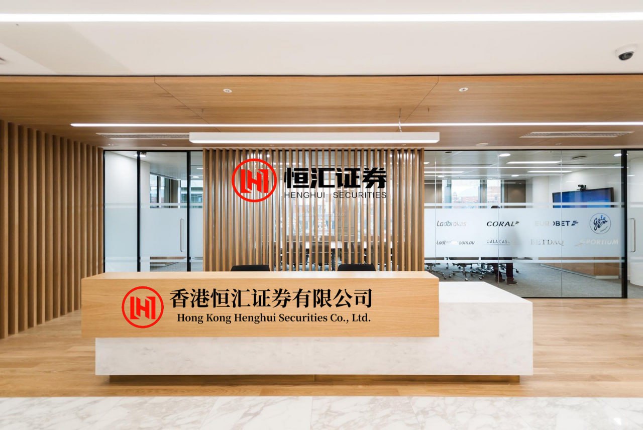纵横配资 哎！交易浓眉失败！詹姆斯生气了...